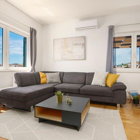 Family Petrov Apartments Vodice Zewnętrze zdjęcie