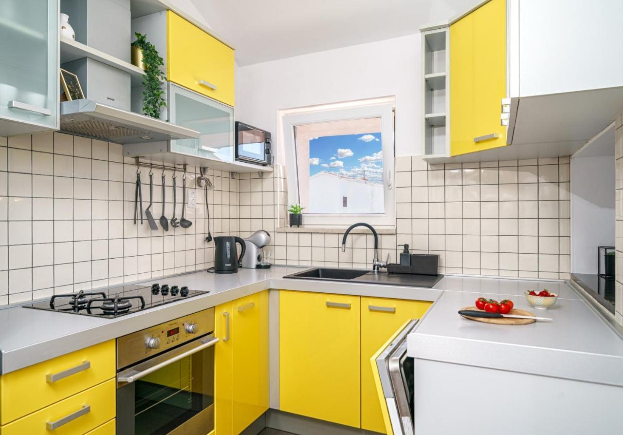 Family Petrov Apartments Vodice Zewnętrze zdjęcie