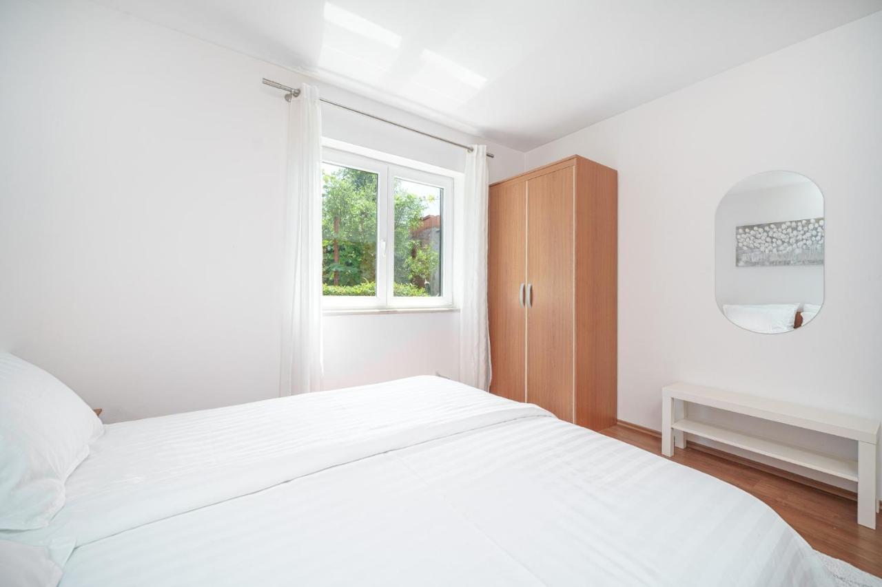 Family Petrov Apartments Vodice Zewnętrze zdjęcie