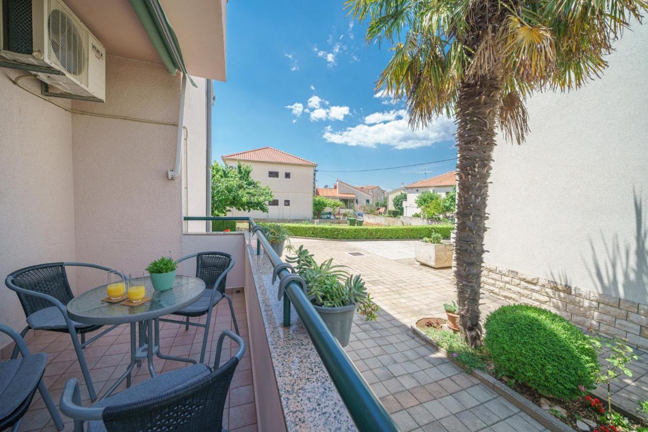 Family Petrov Apartments Vodice Zewnętrze zdjęcie