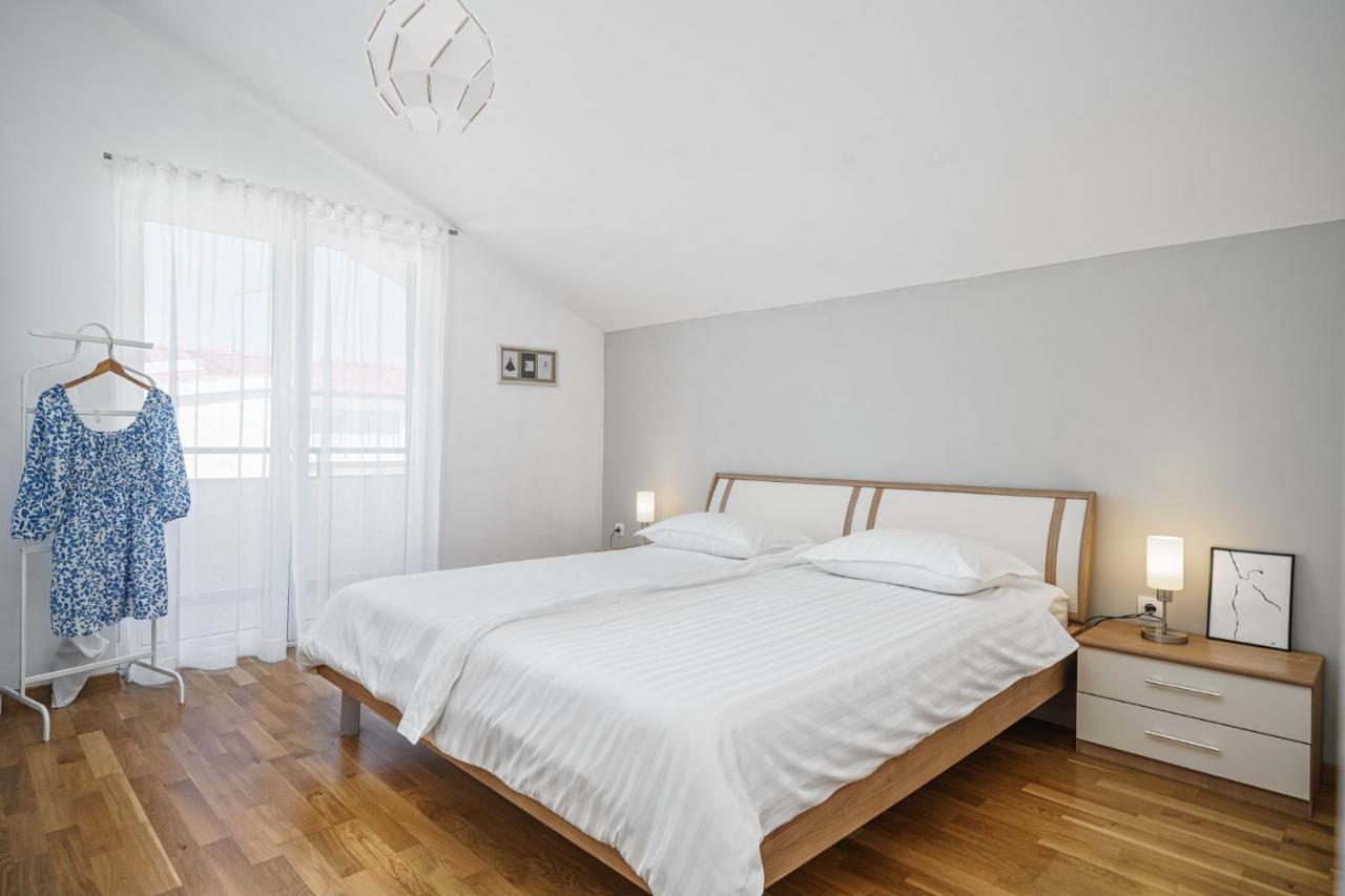 Family Petrov Apartments Vodice Zewnętrze zdjęcie