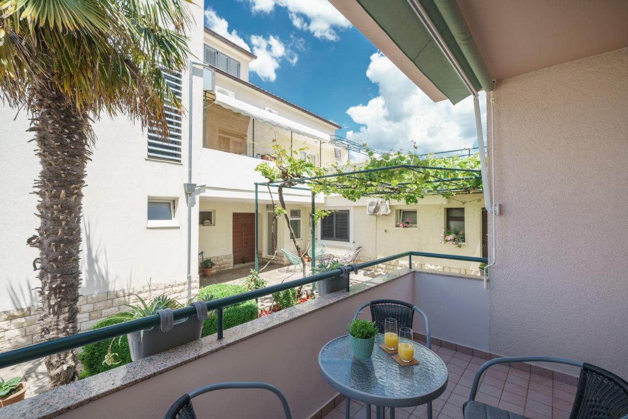 Family Petrov Apartments Vodice Zewnętrze zdjęcie