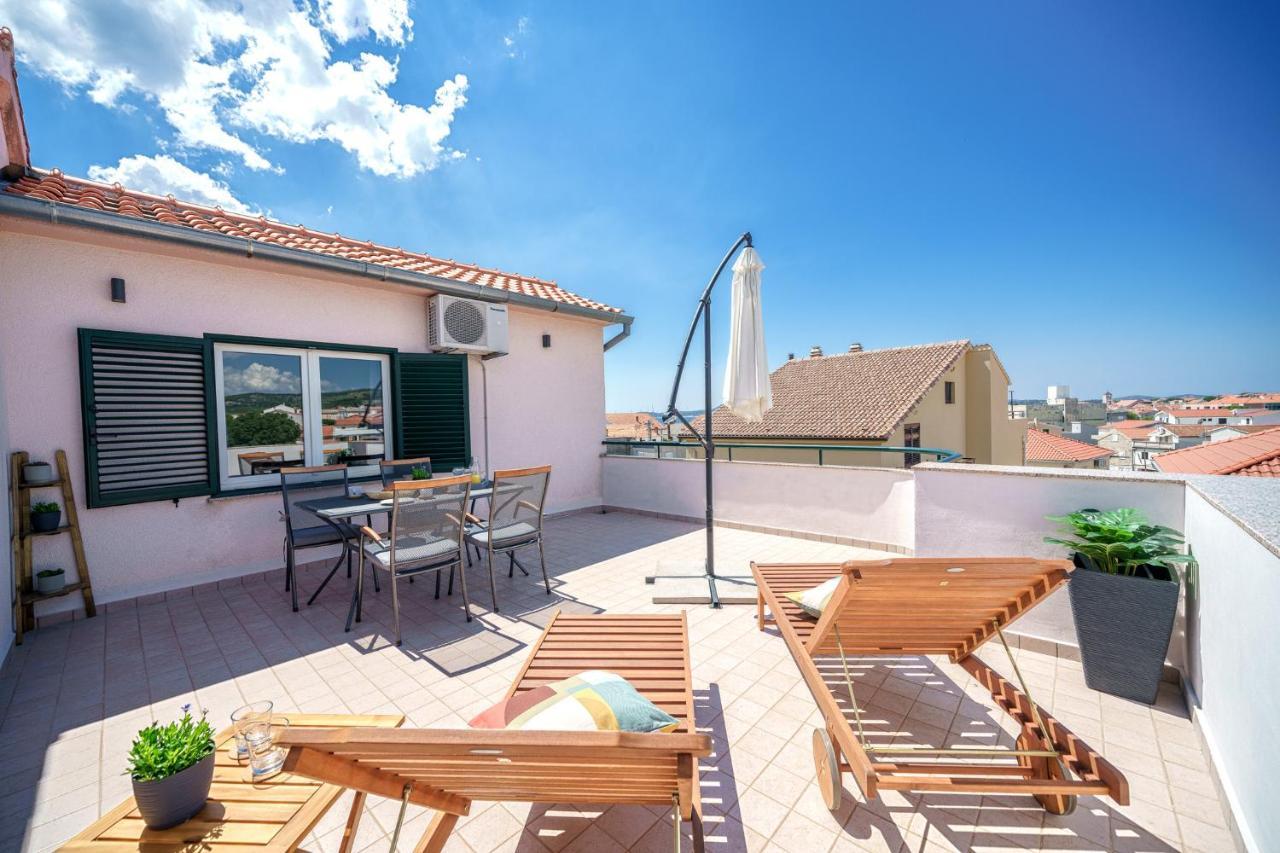 Family Petrov Apartments Vodice Zewnętrze zdjęcie