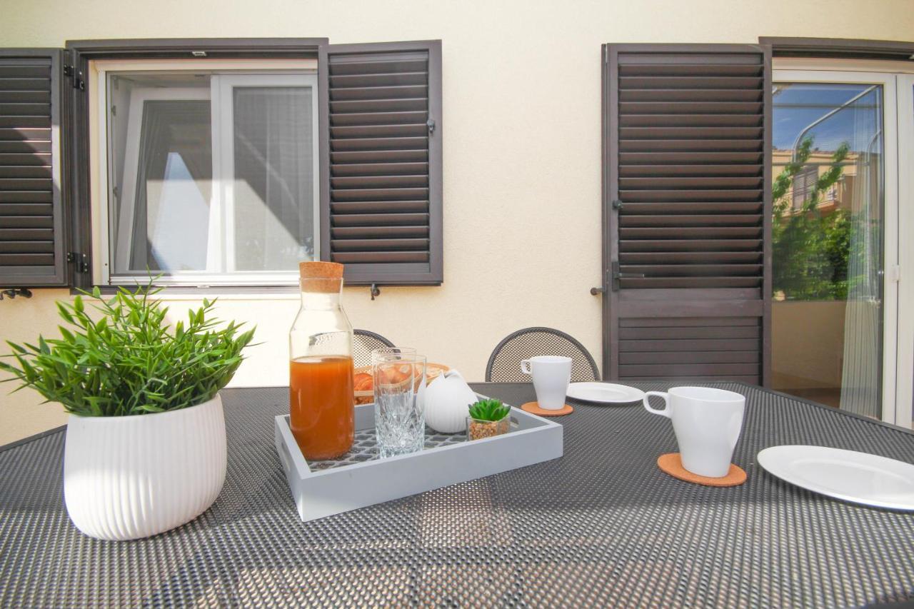 Family Petrov Apartments Vodice Zewnętrze zdjęcie