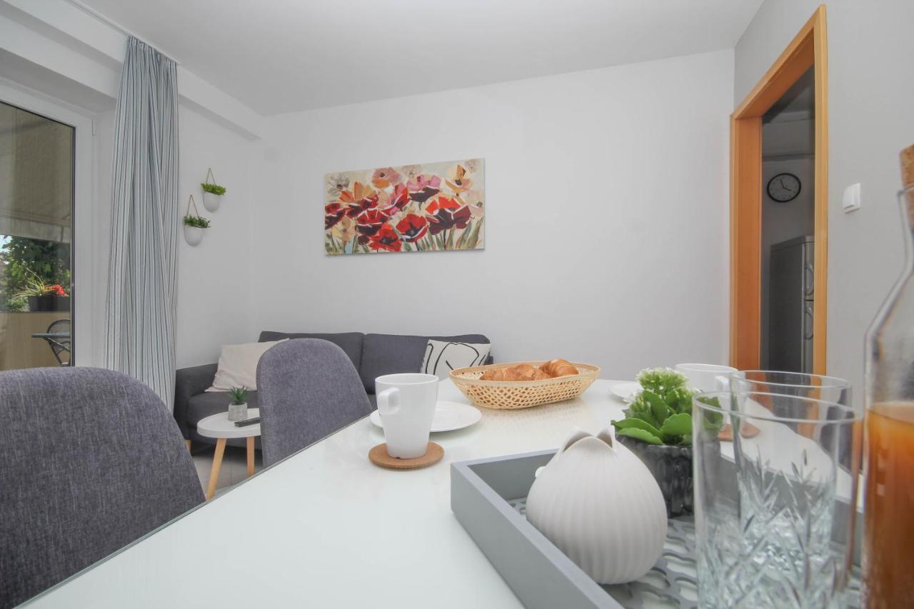 Family Petrov Apartments Vodice Zewnętrze zdjęcie
