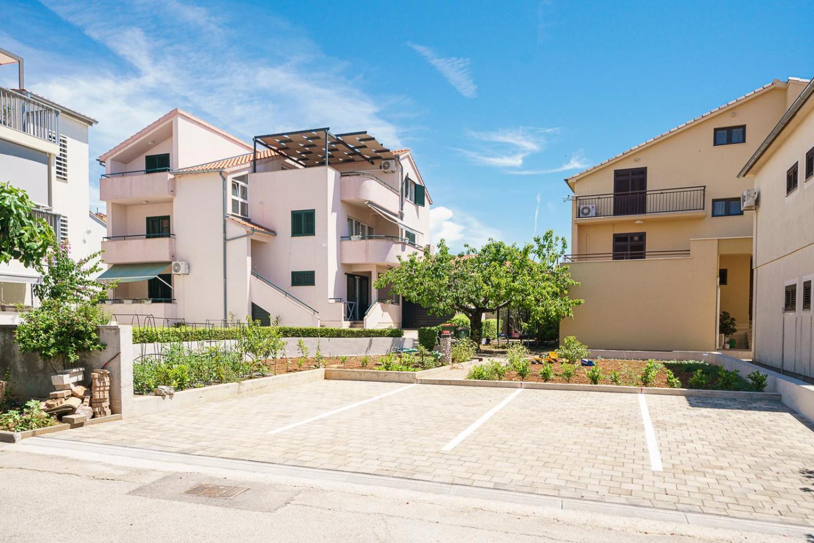 Family Petrov Apartments Vodice Zewnętrze zdjęcie