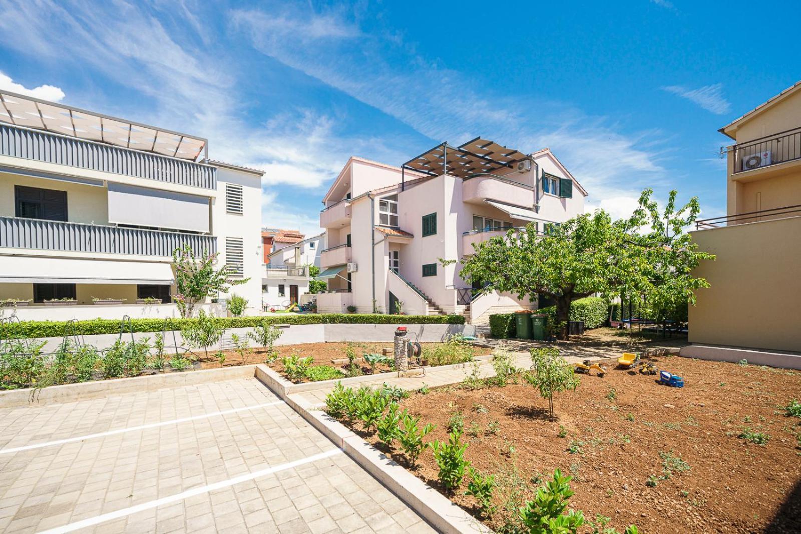 Family Petrov Apartments Vodice Zewnętrze zdjęcie
