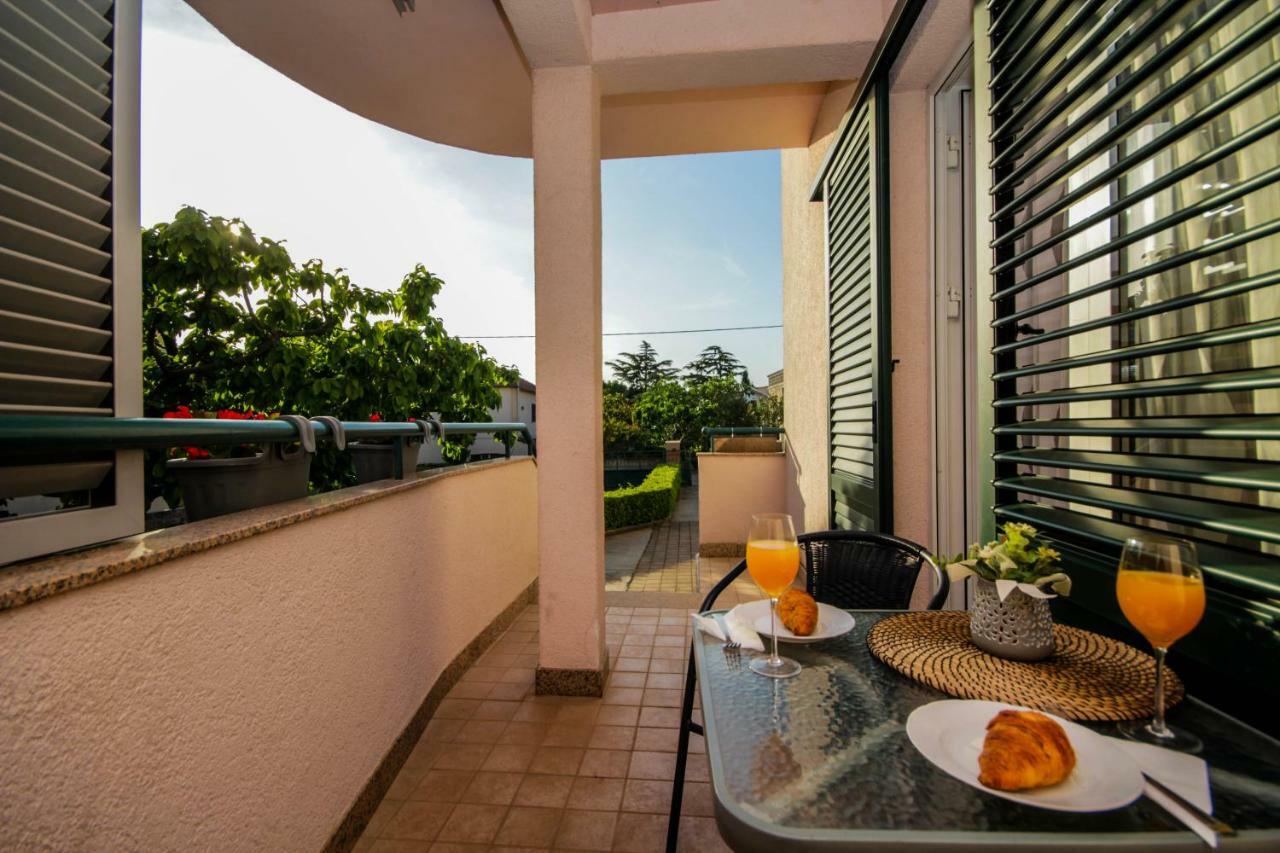 Family Petrov Apartments Vodice Zewnętrze zdjęcie